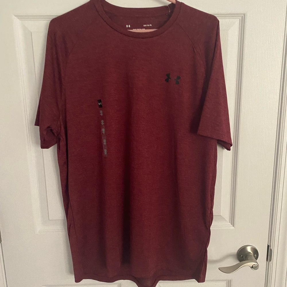 Underarmour Men’s shirt, large NEW